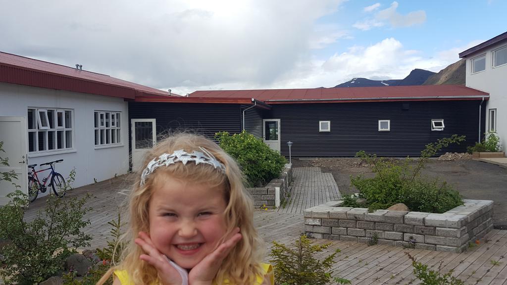 Hotel Sveinbjarnargerdi Svalbarthseyri Ngoại thất bức ảnh